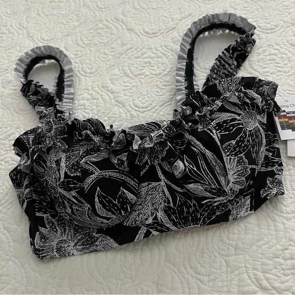 Time and True Bikini Top Size M (8-10) - Picture 3 of 6